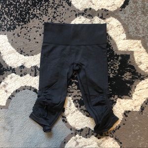 Lululemon In The Flow Crop Black 4 EUC